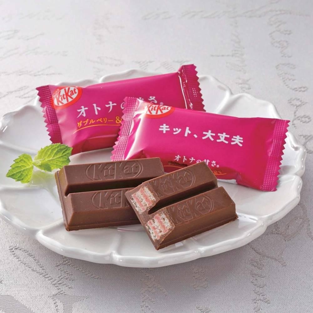 Nestlé KitKat Double Berry & Nut 9 Pack 101.7g (Japanese Edition)